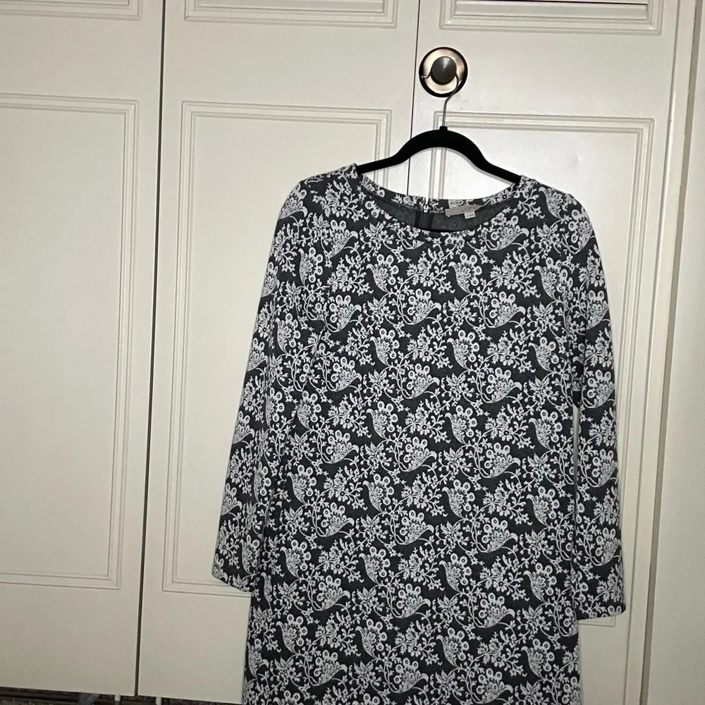 Loft Gray Shift Dress Floral Pattern Medium Length Long Sleeve Size Petite Small - Picture 3 of 5